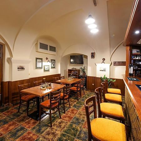 Restaurace a Penzion U Palečků Skuteč Exterior foto