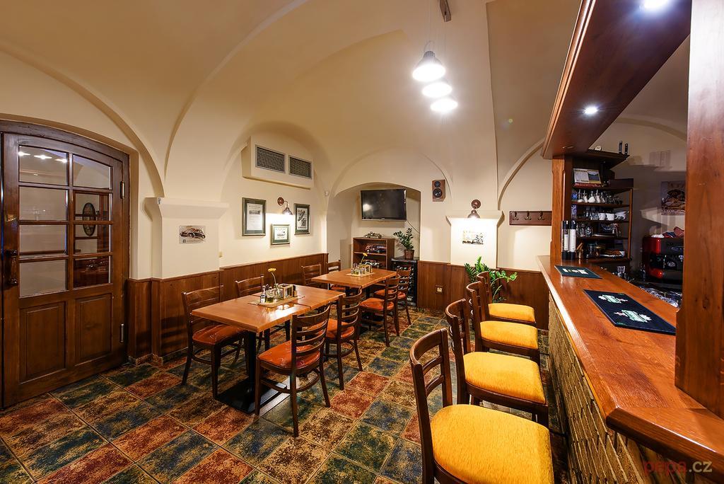 Restaurace a Penzion U Palečků Skuteč Exterior foto
